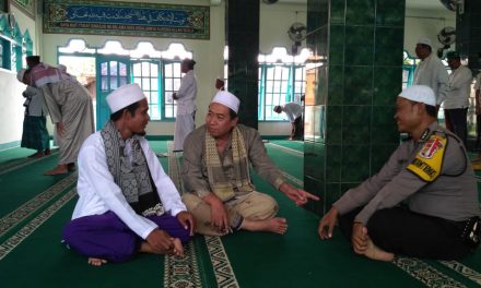 Silaturrahmi Dengan Ulama Bhabikamtibmas Ds. Rawa Burung Selesai Sholat Jum’at