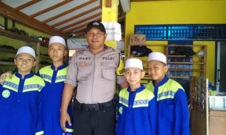 Antisipasi Bahaya Radikalisme, Bhabinkamtibmas Polsek Cipondoh Kunjungi Pesantren