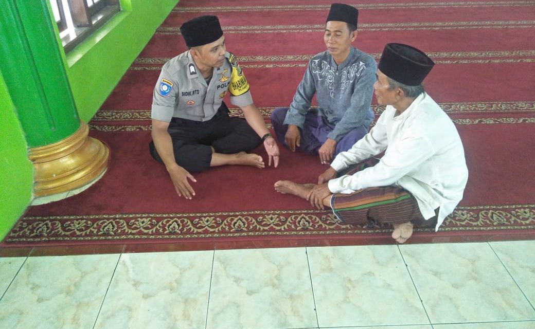 Tingkatkan silaturahmi dengan sholat berjamaah’ Bhabinkantibmas Polsek Sepatan Brigadir Sidik Ammarullah SH