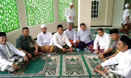 Bhabinkamtibmas bersama Babinsa tingkatkan Silaturahmi dengan Para Da’i Kamtibmas