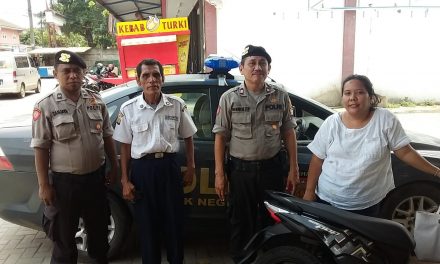 Unit Sabhara Polsek Neglasari Patroli dialogis dengan Satpam Pertokoan Rajawali