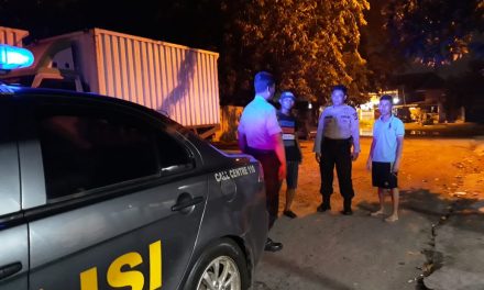 Patroli Biru Sabhara Polsek Jatiuwung Strong Point di Villa Mutiara Pluit Sambang Dialogis Dengan Warga