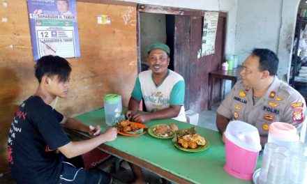 Kapolsek Benda Makan Bersama Dengan Tukang Becak