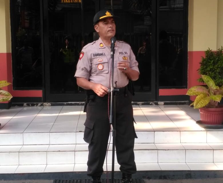 APEL PAGI DI PIMPIN WAKA POLSEK CILEDUG DILANJUTKAN DENGAN SERAH TERIMA TUGAS DAN PEMERIKSAAN TAHANAN.