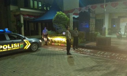 Patroli Biru Cipta Kondusif Polsek Jatiuwung Sambangi PPK Periuk, Cek Logistik Pemilu 2019