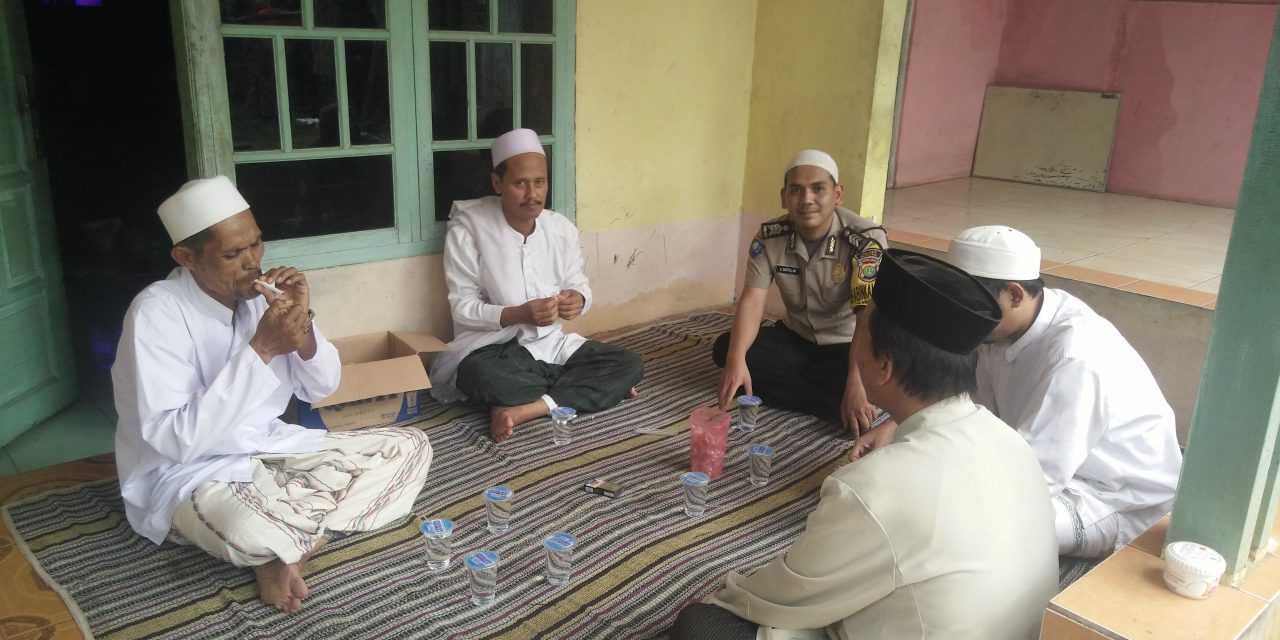 Bhabinkantibmas Polsek Sepatan Brigadir Ahmad Saepullah Sambang Silaturahmi Tokoh Agama