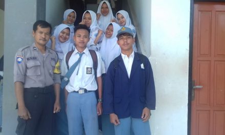 Jauhi Perbuatan melanggar hukum’ Himbau Bhabinkantibmas Polsek Sepatan Aiptu Muslikh S.Sos kepada Siswa SMAN 11 Sepatan