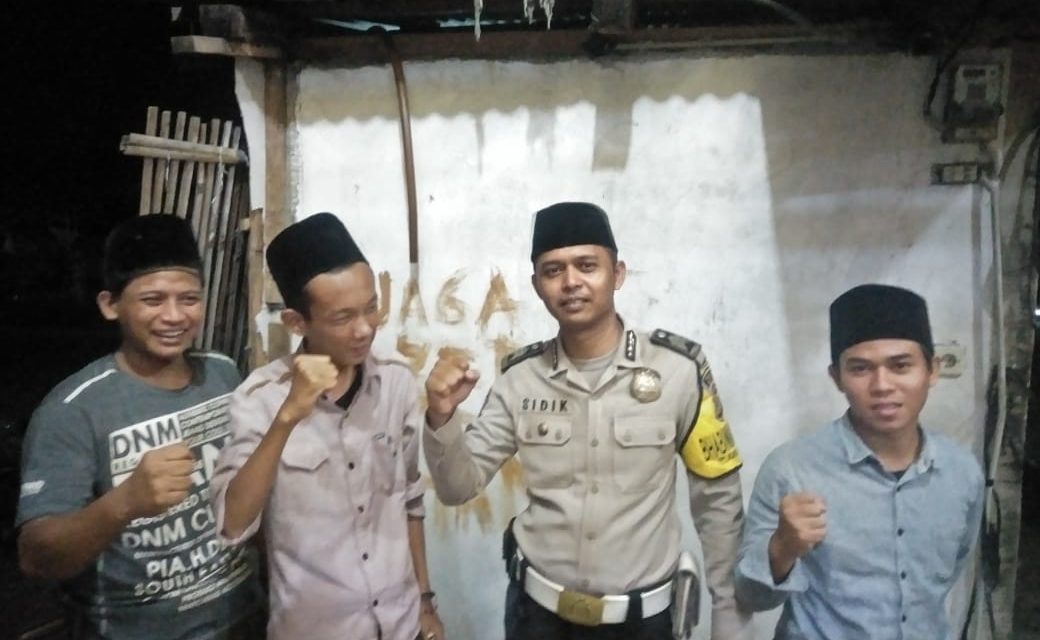 Bhabinkantibmas Polsek Sepatan Brigadir Sidik Ammarullah SH Sambang Silaturahmi ke Pondok Pesantren Fathul Hidayah Desa Kayu Agung