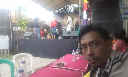 Bhabinkantibmas Polsek Sepatan Bripka Kurnia Hadiatna Ciptakan Rasa Aman di Giat perayaan ulang Tahun Yang Ke-11 Radio New Sinta FM