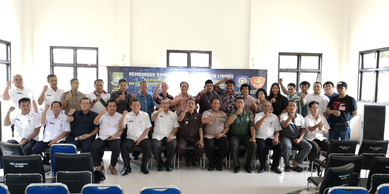 Kapolsek Neglasari berikan Keamanan maksimal dalam Kegiatan yang akan di gelar Pihak Kecamatan