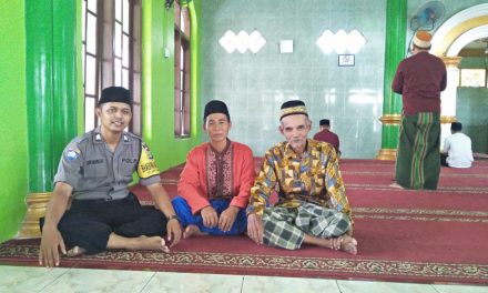 Brigadir Sidik Ammarullah SH Bhabinkantibmas Desa Kayu Agung Sambang Dialogis Jema’ah Masjid