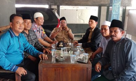 Jalin Silaturahmi Dengan Santri Dipondok Pesantren Ds. Babakan Asem Kondusifkan Situasi Jelang Pemilu 2019