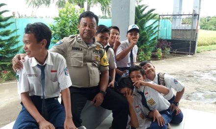 Motivasi dan Himbau Pelajar SMPN 1 Sangiang” Bhabinkantibmas Polsek Sepatan Aiptu D Syaipul Anwar