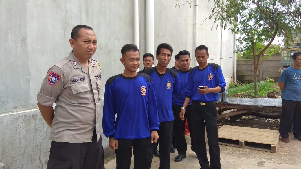 Kondusifkan Situasi Bhabinkamtibmas Ds. Jatimulya Kunjungi Perusahaan Himbau Scurity