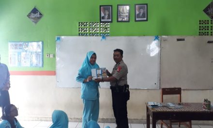 Kanit Binmas Polsek Cipondoh Berikan Sosialisasi Penerimaan Polri Kepada Siswa SMK Saida