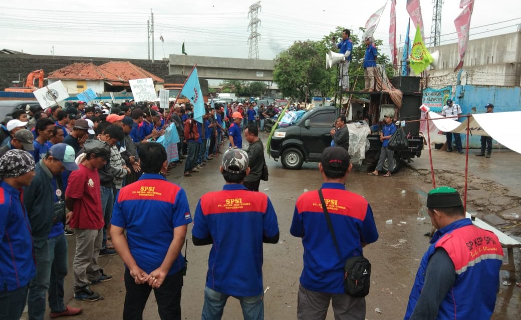 Adanya aksi unjuk rasa dari karyawan PT.Sayap Mas Utama Batu Ceper