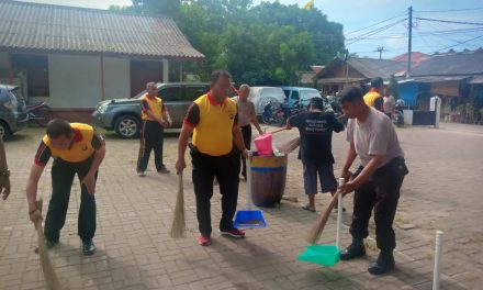 Kerja Bhakti bersama 3 Pilar di Gereja, Kapolsek Neglasari imbau warga tidak Golput