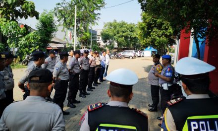 Kapolsek Neglasari perketat pengamanan Rapat Pleno Rekapitulasi Pemilu 2019 tingkat PPK