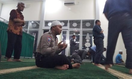 GIAT BHABINKAMTIBMAS  DS.  SALEMBARAN JATI BRIPKA AZIS AMRI MEMAKMURKAN MASJID SHOLAT SUBUH