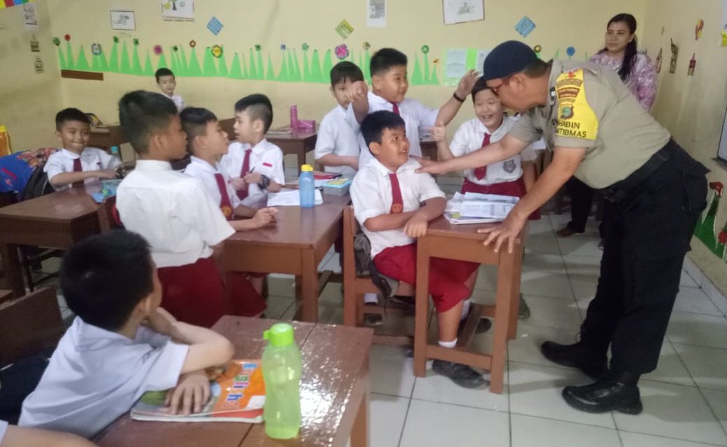 Kunjungi Sekolah Bhabinkamtibmas kel.  Dadap Himbau Pelajar Menjaga Kamtibmas