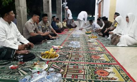 Acara Isra Mi’raj Nabi MuhammadKapolsek dan Wakapolsek Sepatan Menghadiri Acara Isra Mi’raj Nabi Muhammad Saw Di Desa Gempolsari