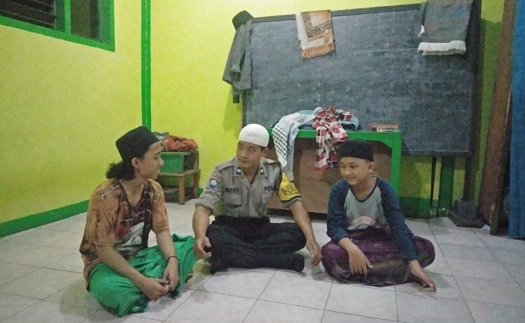 Kunjungan Silaturahmi ke Pondok Pesantren Anuroniyah Aiptu Muslikh Sos Bhabinkantibmas Polsek Sepatan