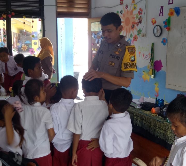 AKRAB DENGAN PELAJAR BHABINKAMTIBMAS DS. TEGALANGUS DALAM PROGRAM GSM