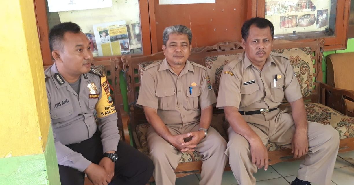 Jalin Silaturahmi Dengan Guru Bhabinkamtibmas Kunjungi SDN 1 Ds. Salembaran Jati