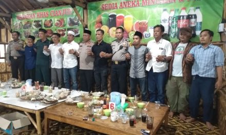 Pemilu Berlangsung Kondusif, Kapolsek Neglasari Buka Puasa Bersama Relawan dan Ormas