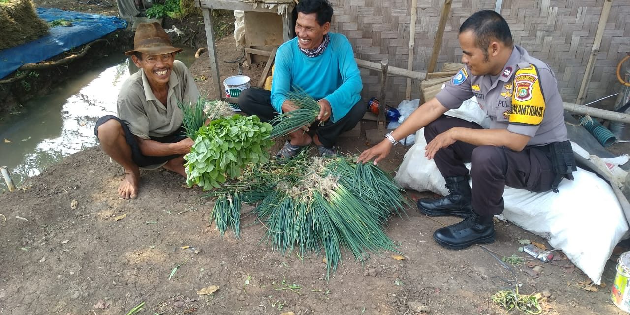 Binmas Polsek Neglasari peduli masyarakat Slum area