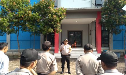 Kapolsek Neglasari pimpin Pengamanan Puncak Sidang Rapat Pleno tingkat PPK