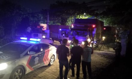 Petugas Gabungan Polri dan TNI Kawal Pengiriman Kotak Suara dari PPK Jatiuwung menuju Gudang KPU Tangerang