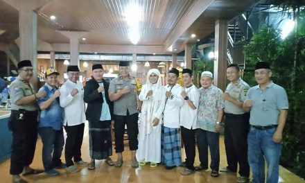 Mari Kita Saling Berangkulan Pasca Pemilu, Pesan Kapolsek Cipondoh Saat Bukber