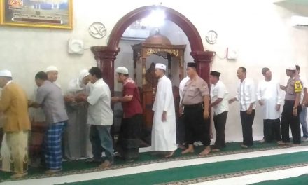 BHABINKAMTIBMAS KEL.KARAWACI BARU MELAKSANAKAN GIAT SHOLAT TERAWEH BERJAMAAH.