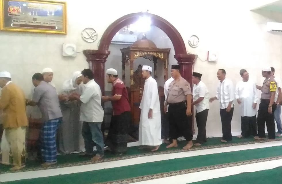 BHABINKAMTIBMAS KEL.KARAWACI BARU MELAKSANAKAN GIAT SHOLAT TERAWEH BERJAMAAH.