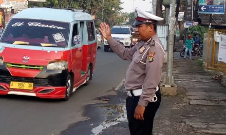 Pelayanan masyarakat pagi hari Polsek Karawaci