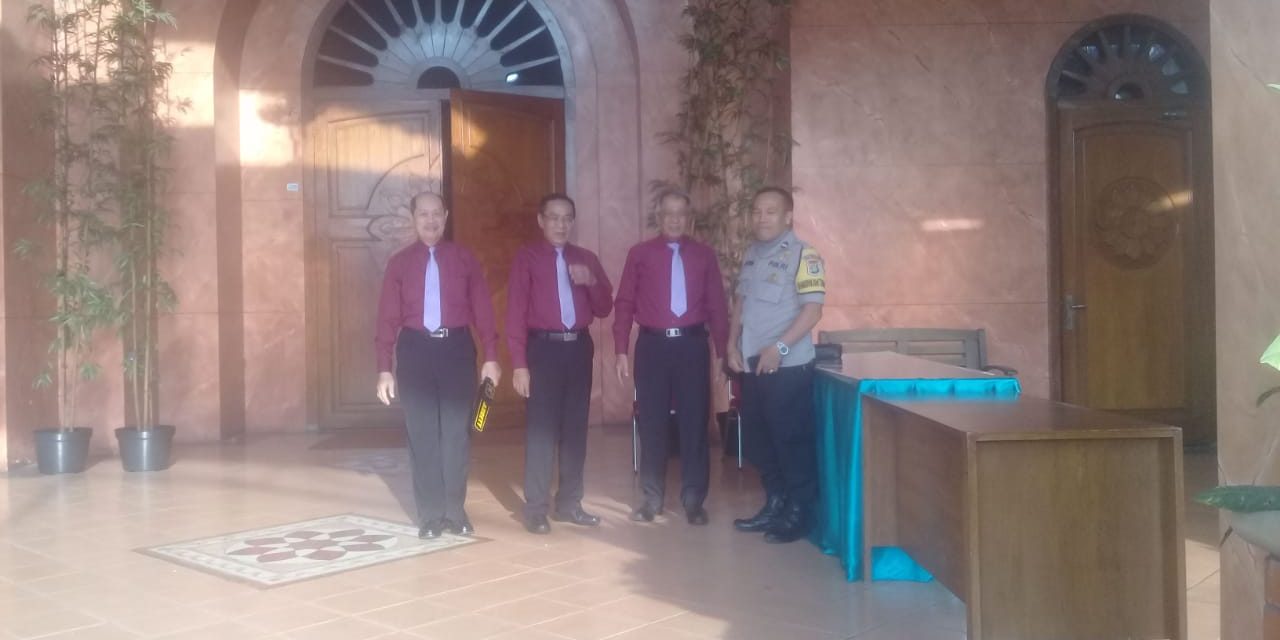 POLSEK KARAWACI PENGAMANAN GEREJA DI HARI KENAIKAN ISA ALMASIH