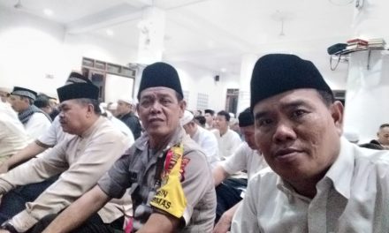 Bhabinkamtibmas Polsek Cipondoh Ikuti Taraweh Bersama