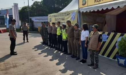 Ciptakan Kondisi Yang Segar, Anggota Piket Pos Pengamanan Serah Terima Jaga