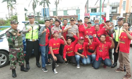 Pengamanan dan Pengawalan pihak kepolisian mendapat antusias dan penghargaan oleh kaum Serikat Buruh di Momentum HUT May Day 2019