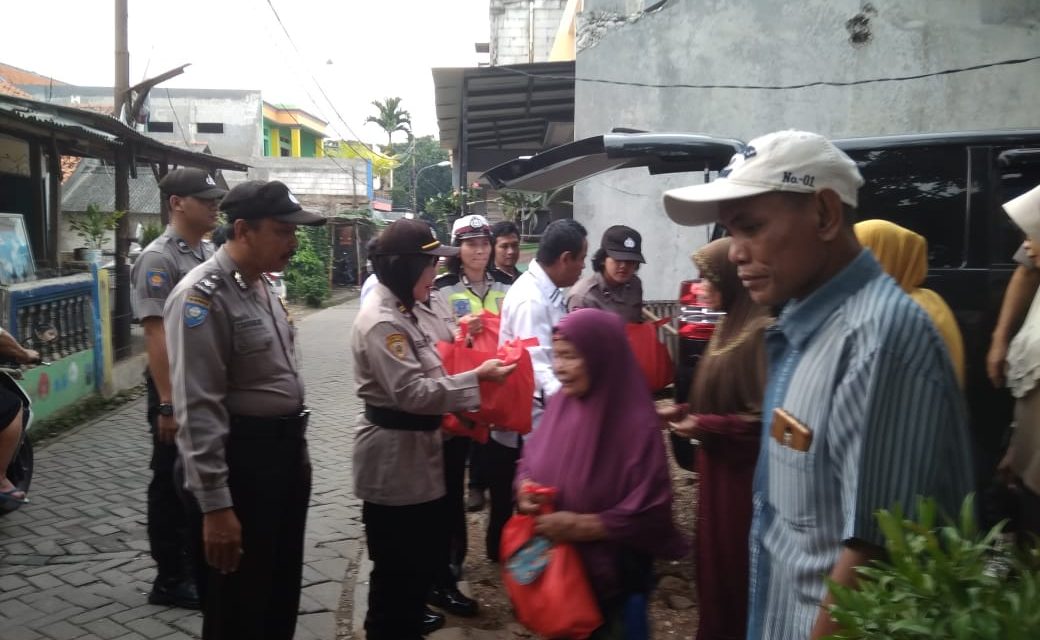 Polsek Cipondoh Berbagi Sembako Ramadhan