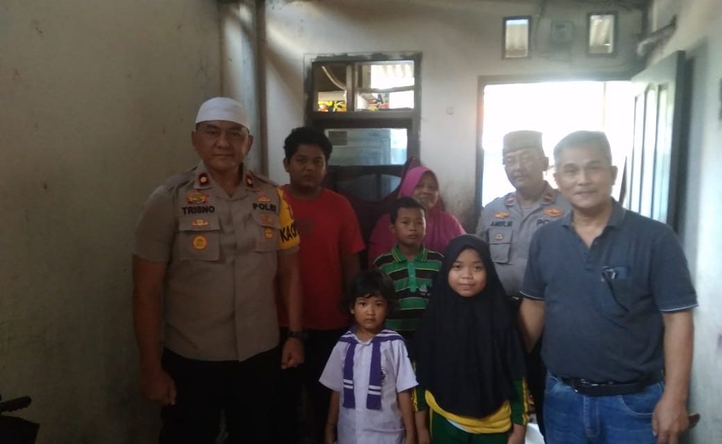 Polsek Cipondoh Beri Santunan Warga Slum Area