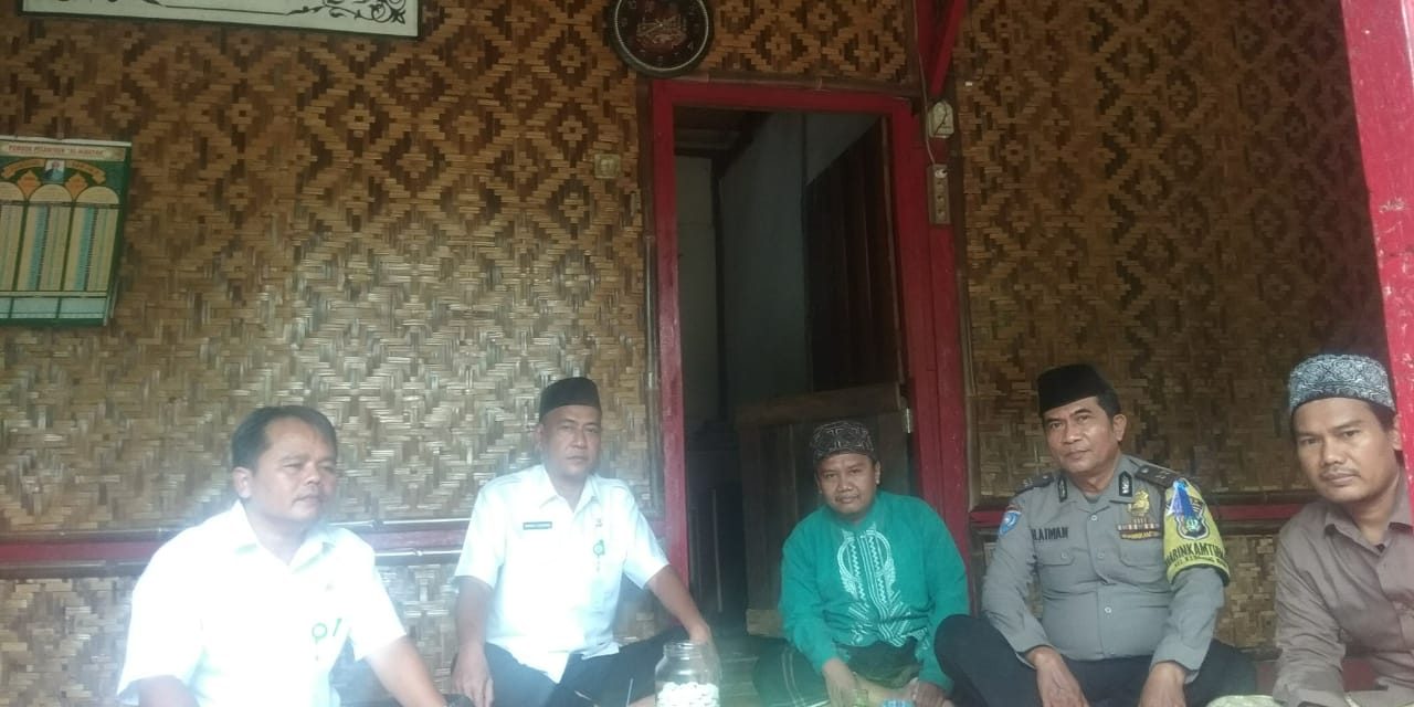 Bhabinkamtibmas Polsek Neglasari bersama lurah kunjungi Pondok Pesantren