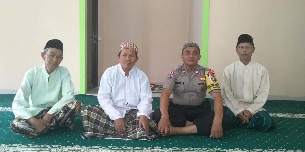 Silaturahmi Bhabinkamtibmas Polsek Neglasari usai Shubuh berjamaah