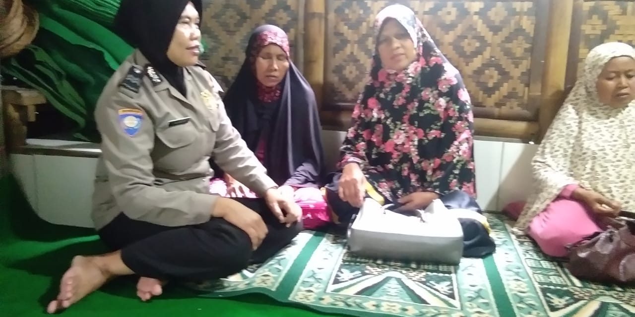 Aiptu Siti Nurhayati Panit Binmas Polsek Neglasari Sambang Slum Area Kedaung Baru