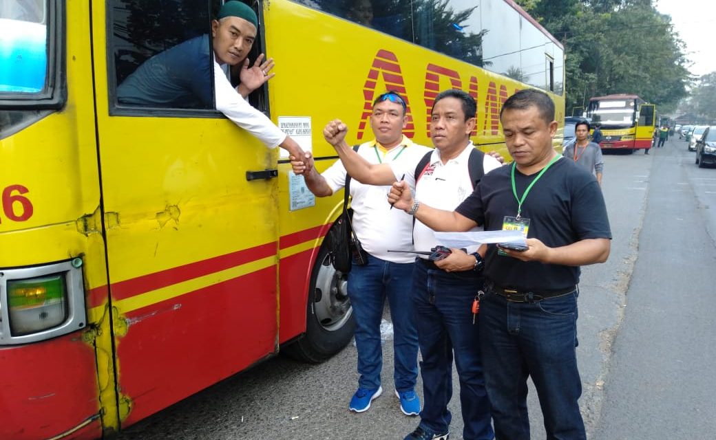 Kapolsek Benda melepas keberangkatan 10 Bus peserta Millenial Road safety festival di Monas