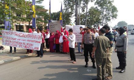 POLSEK BENDA KAWAL AKSI DAMAI MENUNTUT GANTI RUGI  PEMBEBASAN LAHAN PROYEK TOL JORR