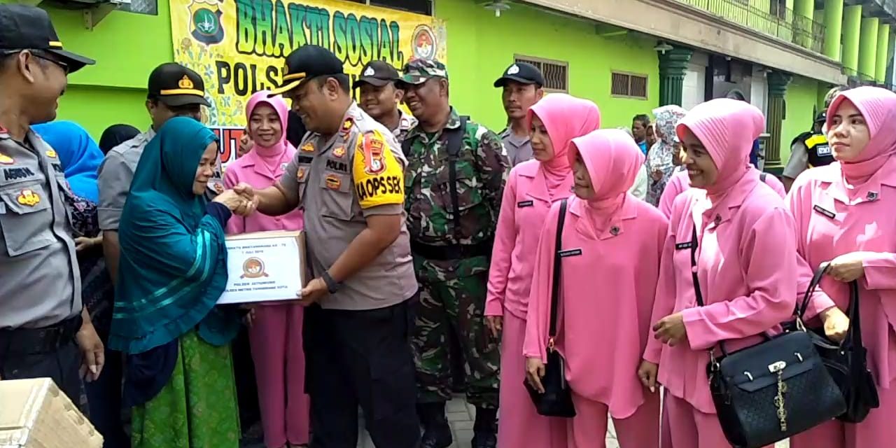 Kegiatan Baksos Jelang HUT Bhayangkara ke-73, Polsek Jatiuwung Berikan Sembako dan Pengobatan Gratis