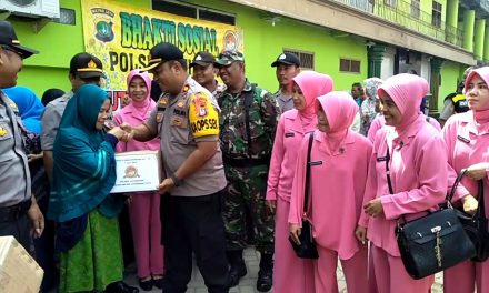 Kegiatan Baksos Jelang HUT Bhayangkara ke-73, Polsek Jatiuwung Berikan Sembako dan Pengobatan Gratis