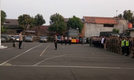 APEL GELAR PASUKAN KESIAPSIAGAAN PENGAMANAN MALAM TAKBIR DENGAN TNI DAN KECAMATAN KARAWACI DI PIMPIN LANGSUNG KAPOLSEK KARAWACI